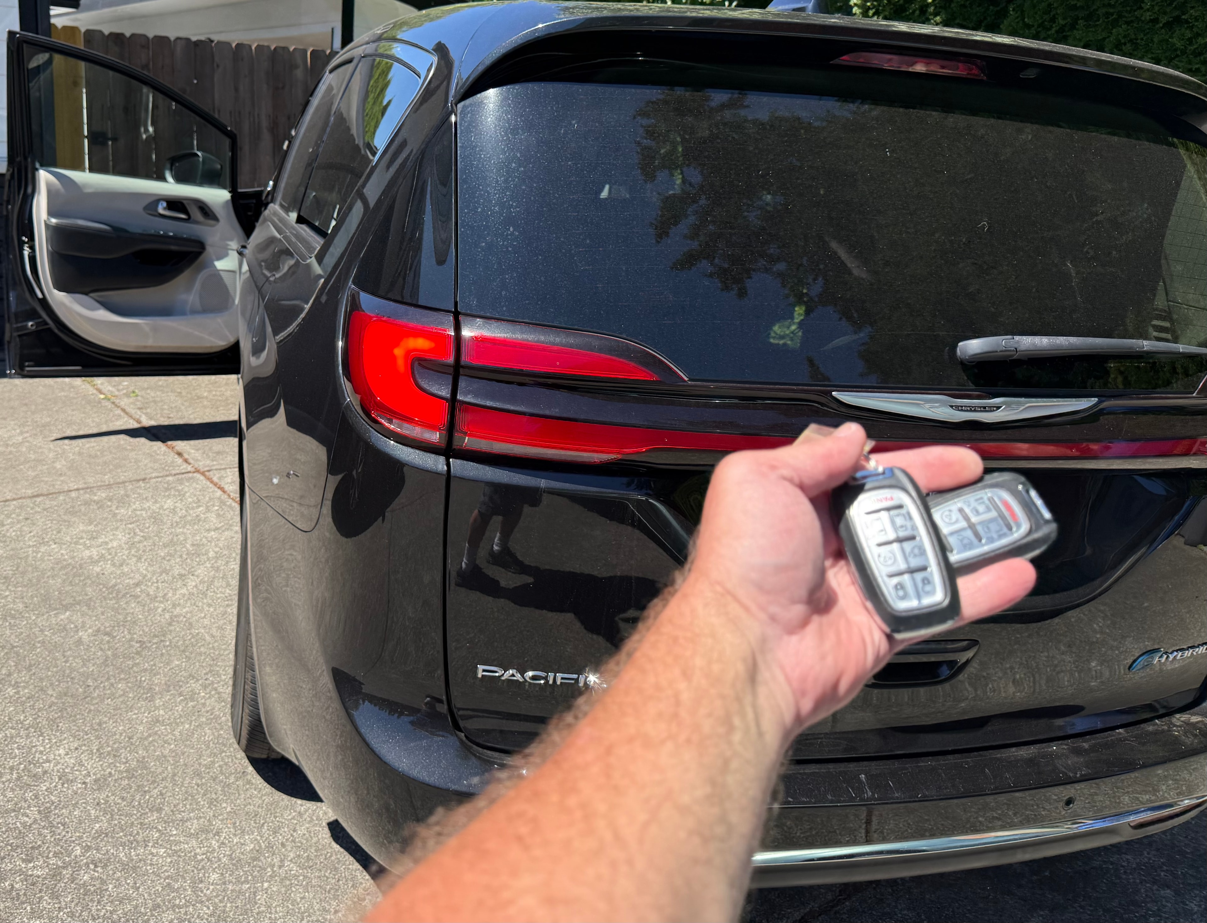 OEM smart fob replacement and programming for a 2023 Chrysler Pacifica Hybrid — key fob programming Vancouver WA